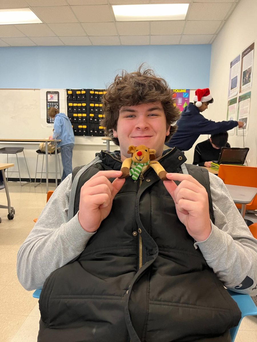 Reece Hanrath (‘26) reveals a holiday reindeer buddy.