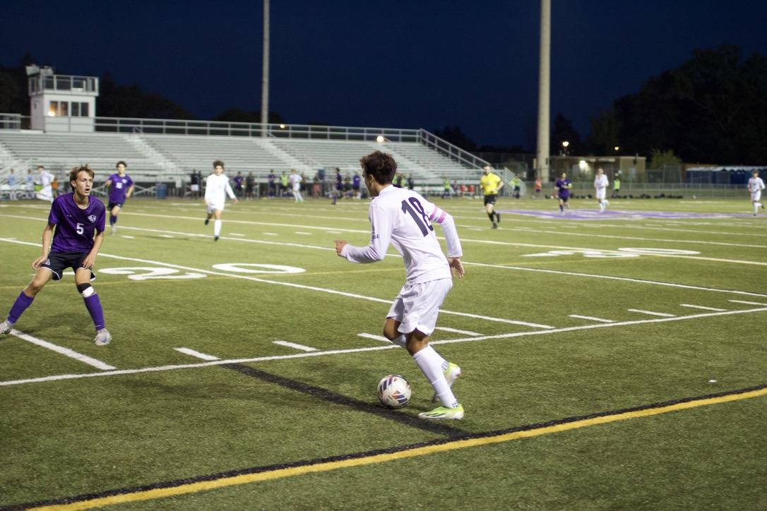 Alex Szentkiralyi ('26) going into a 1v1 against Pioneer