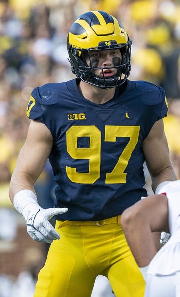 Aiden Hutchinson at U of M in 2021.